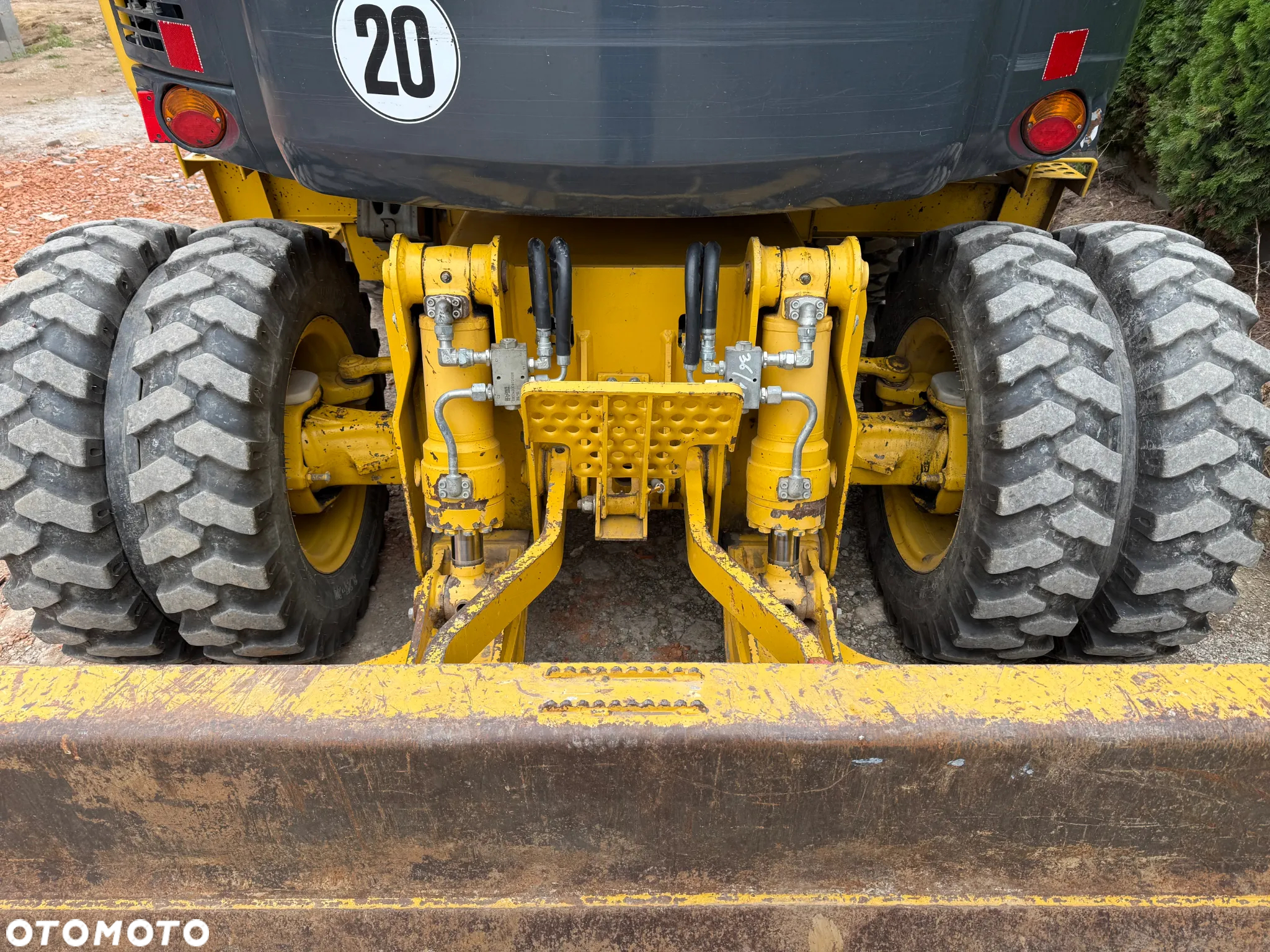 Komatsu PW 98MR-8 - 7