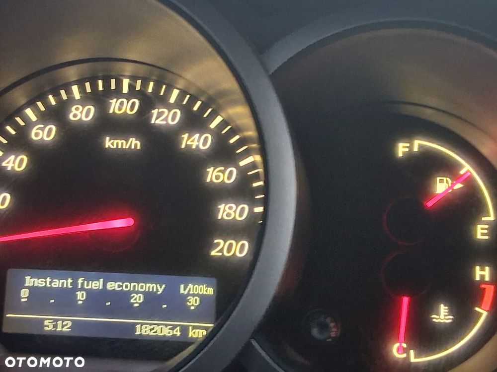 Suzuki Grand Vitara 1.9 DDiS Comfort DPF - 16