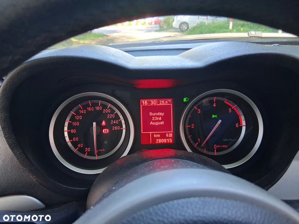 Alfa Romeo 159 1.9 JTDM 8V DPF - 14