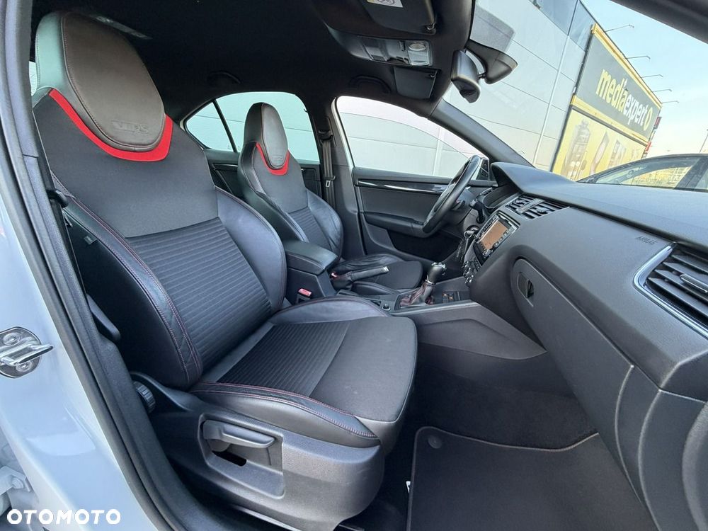 Skoda Octavia 2.0 TDI DSG RS - 35