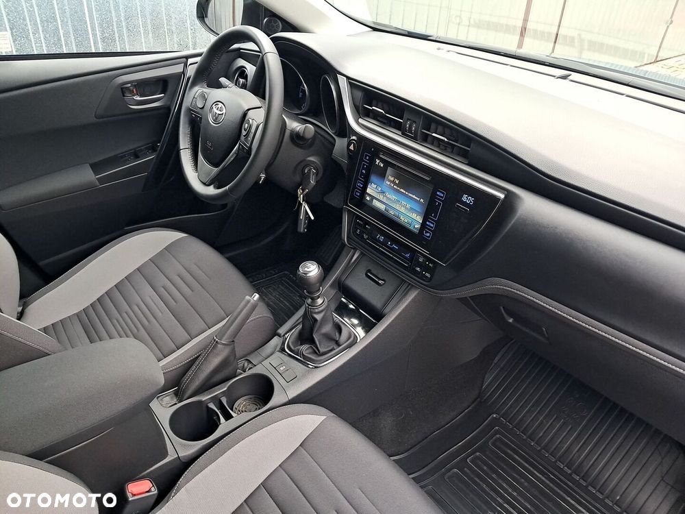 Toyota Auris - 10