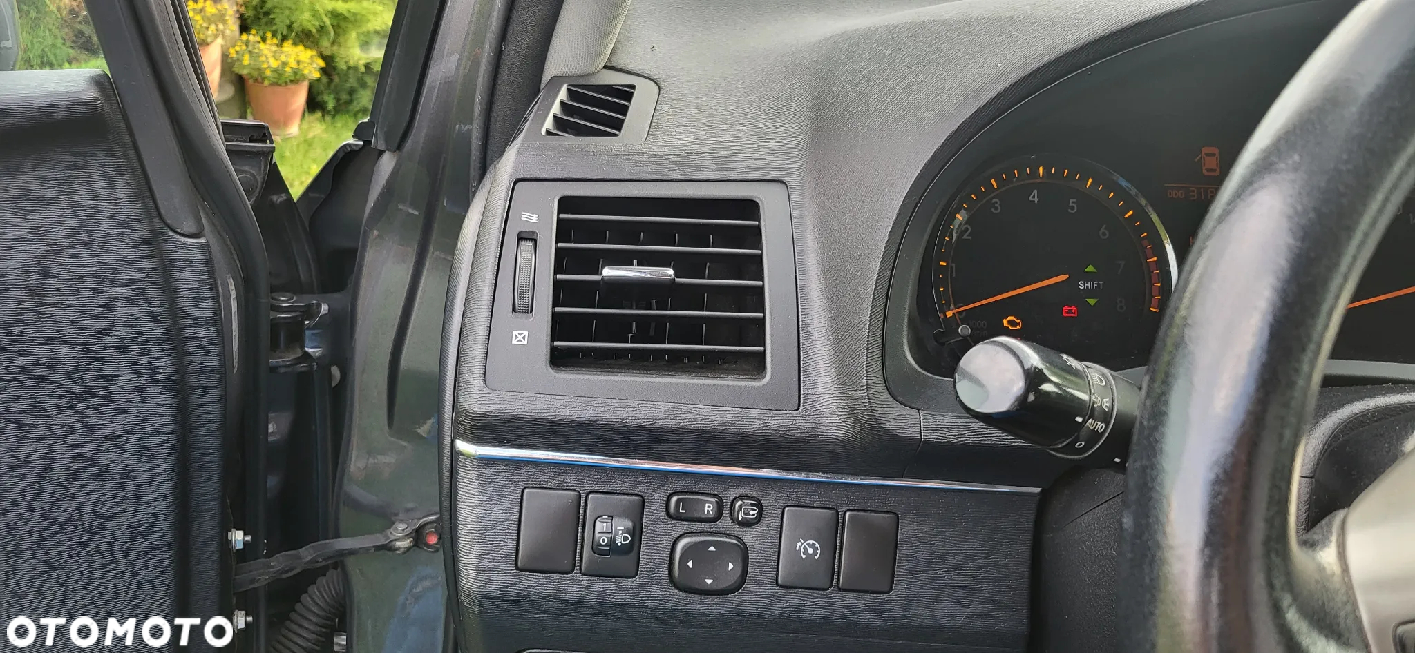 Toyota Avensis - 14