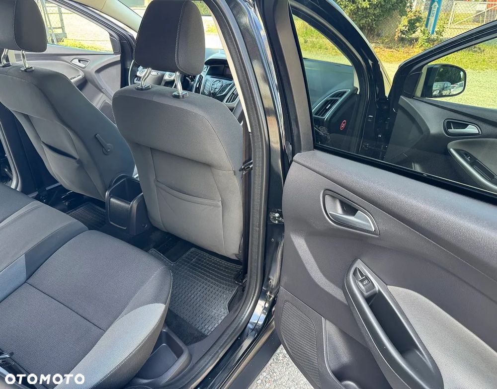Ford Focus - 25
