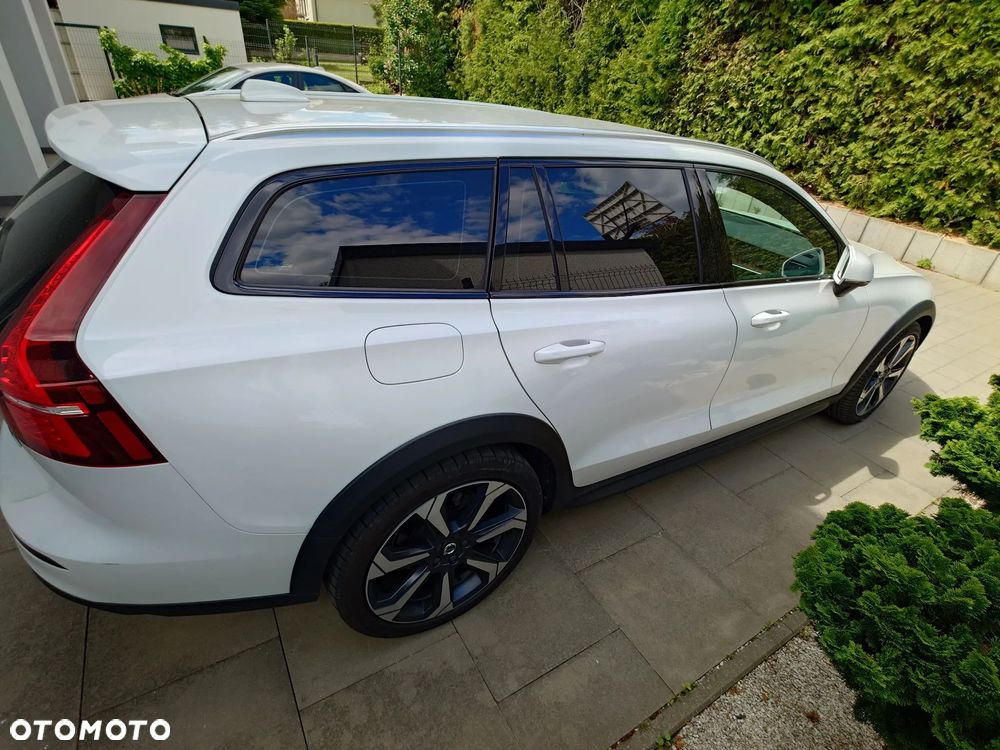 Volvo V60 Cross Country - 3