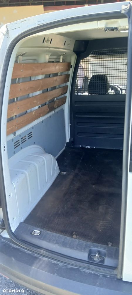 Volkswagen Caddy - 10