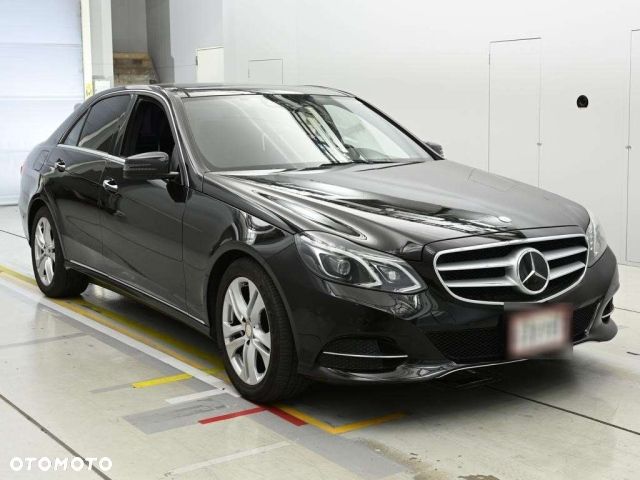 Mercedes-Benz Klasa E 300 4Matic 7G-TRONIC Avantgarde - 2
