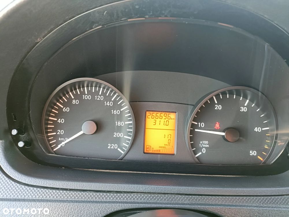 Mercedes-Benz Vito - 17
