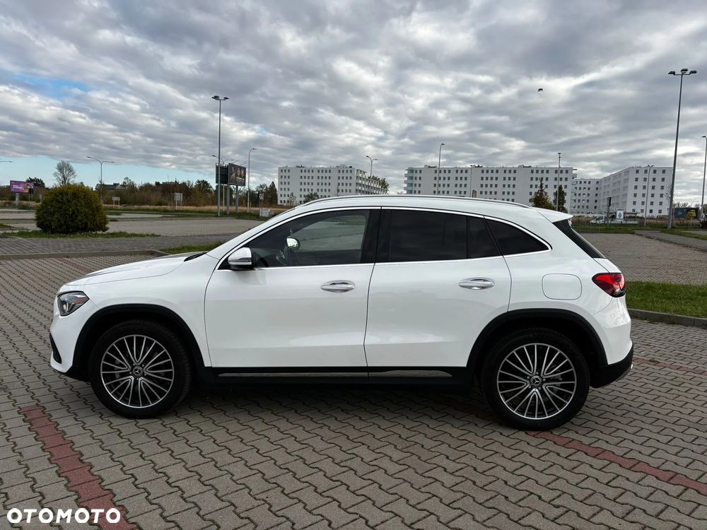 Mercedes-Benz GLA - 4