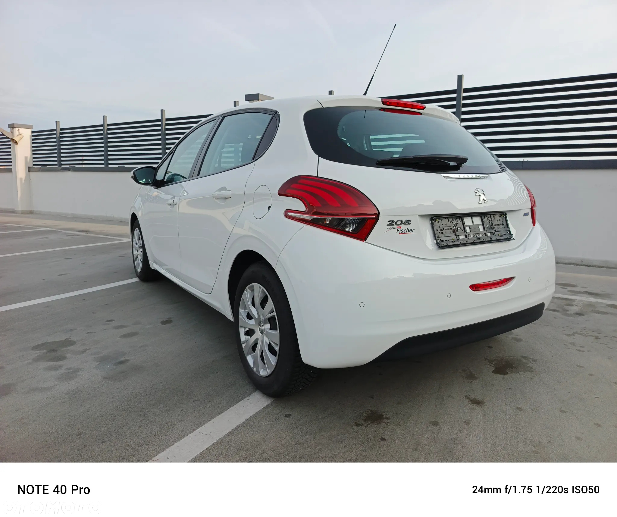 Peugeot 208 1.2 PureTech GPF Allure S&S - 6