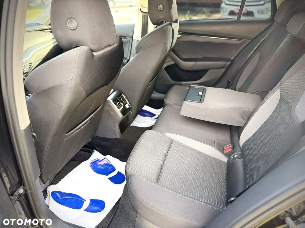 Skoda Octavia 2.0 TDI DSG Ambition - 23