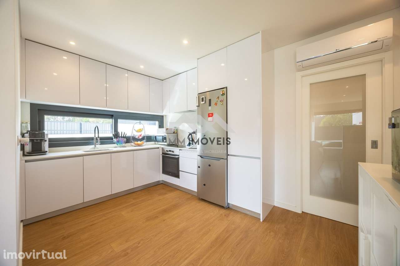 Moradia T2 | Térrea | 2024 | 3 Frentes | Jardim | Terraço - Grande imagem: 3/39