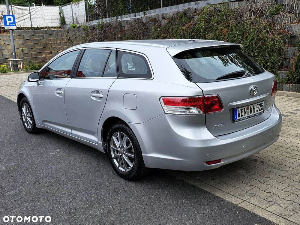 Toyota Avensis Touring Sports 1.8 Business Edition - 4