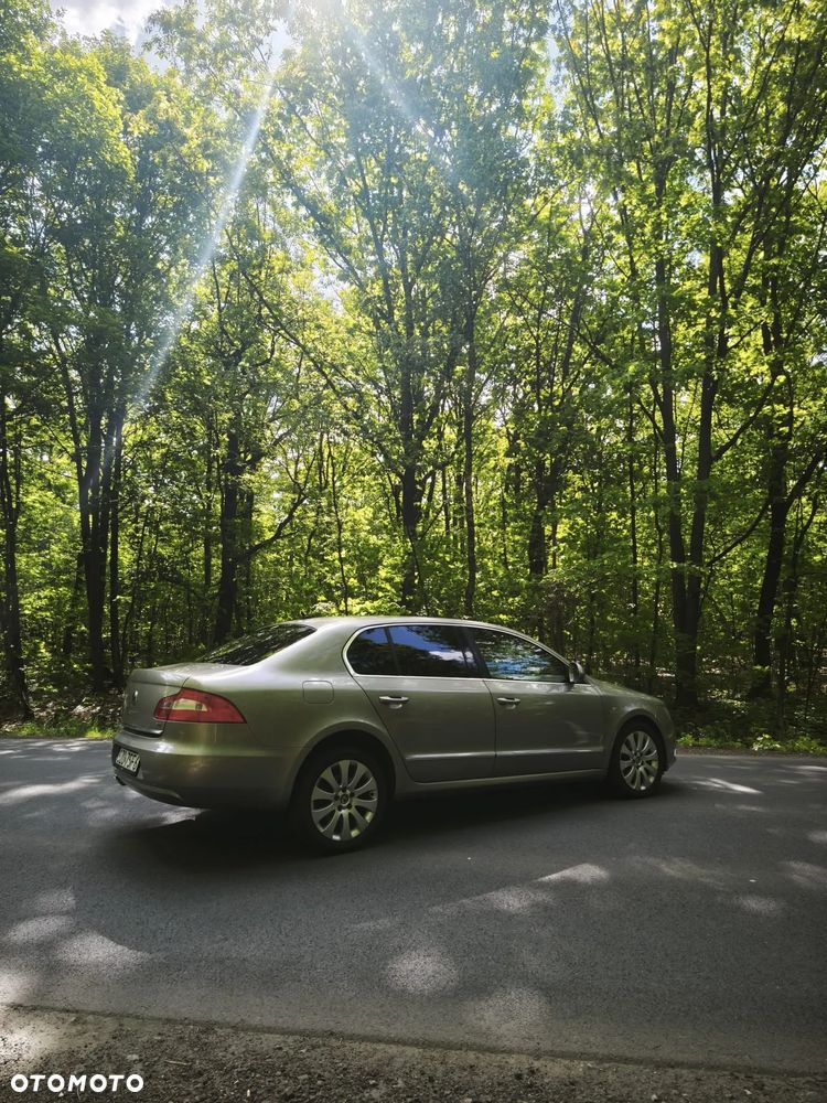 Skoda Superb 2.0 TDI 4x4 Elegance - 13