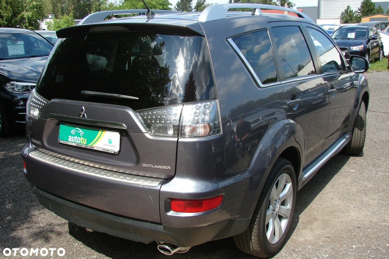 Mitsubishi Outlander - 3