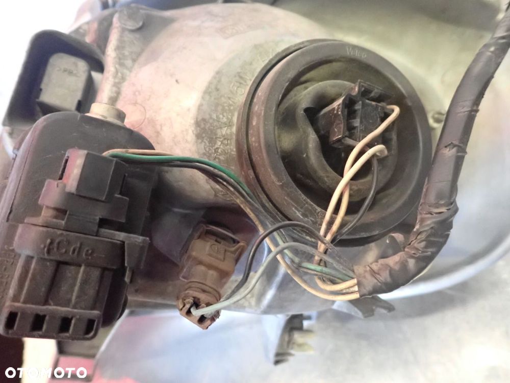 LAMPA PRAWA PRZEDNIA RENAULT TRAFIC II 1.9 - 5