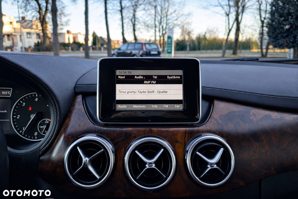 Mercedes-Benz Klasa B 180 CDI (BlueEFFICIENCY) - 32