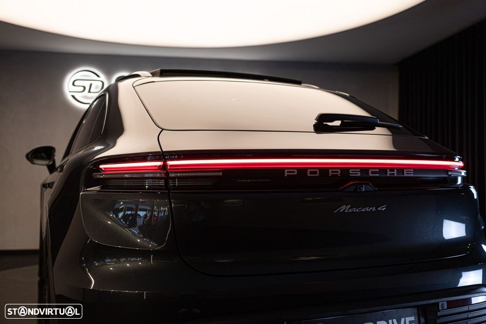 Porsche Macan Electric 4 - 43