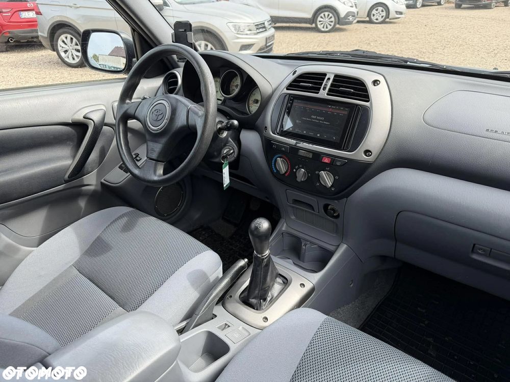 Toyota RAV4 1.8 VVT-i 4x2 - 8