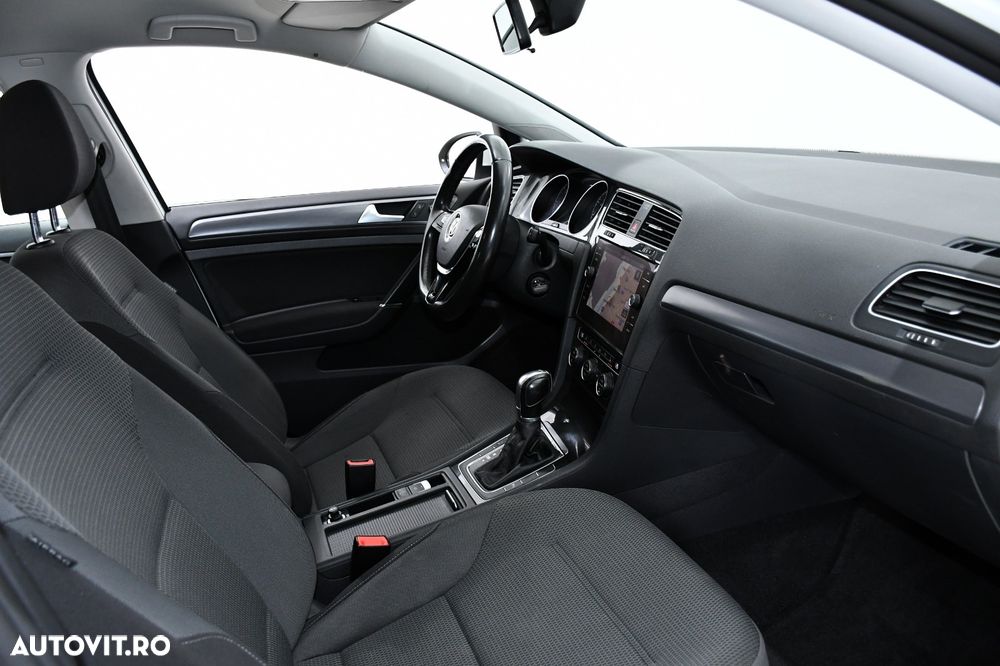 Volkswagen Golf - 17