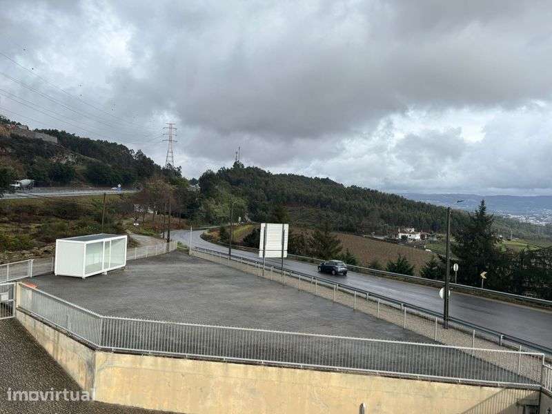 Aluga-se Espaço Comercial a 500m da portagem Baltar/Parada - Grande imagem: 4/4