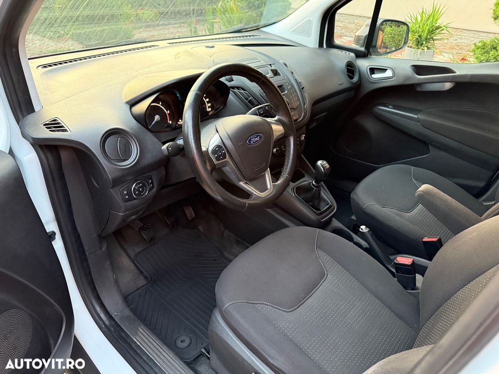 Ford Courier - 12