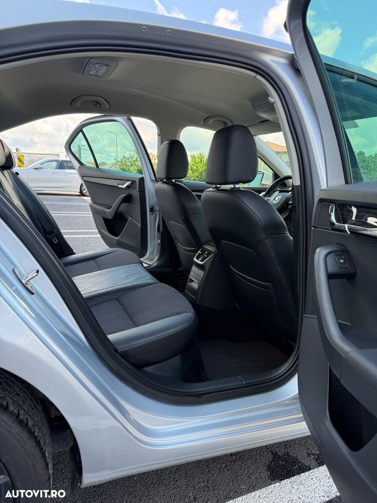 Skoda Octavia 1.6 TDI DSG Style - 10