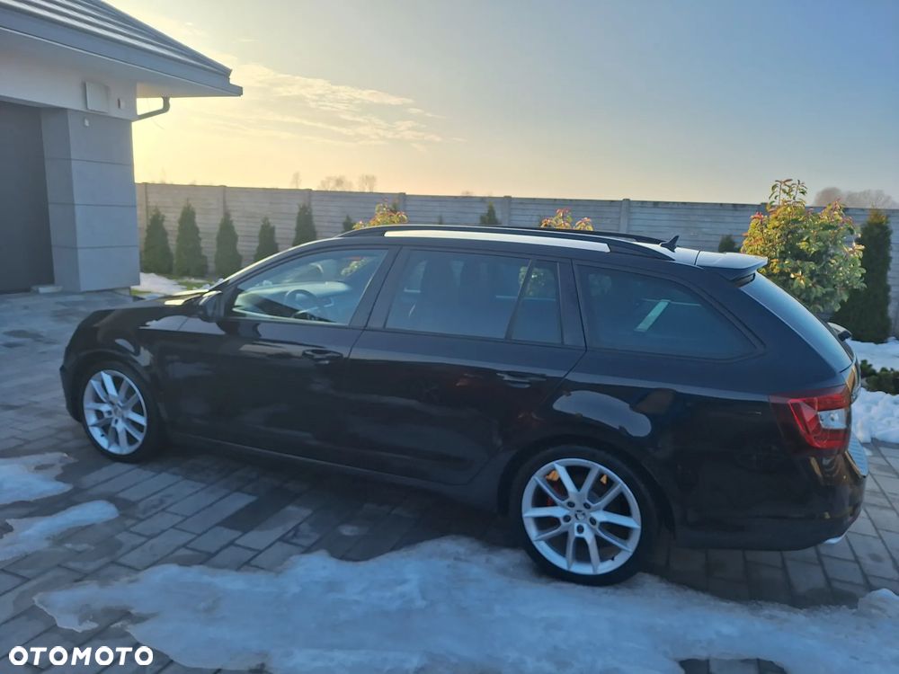 Skoda Octavia 2.0 TDI DSG RS - 9