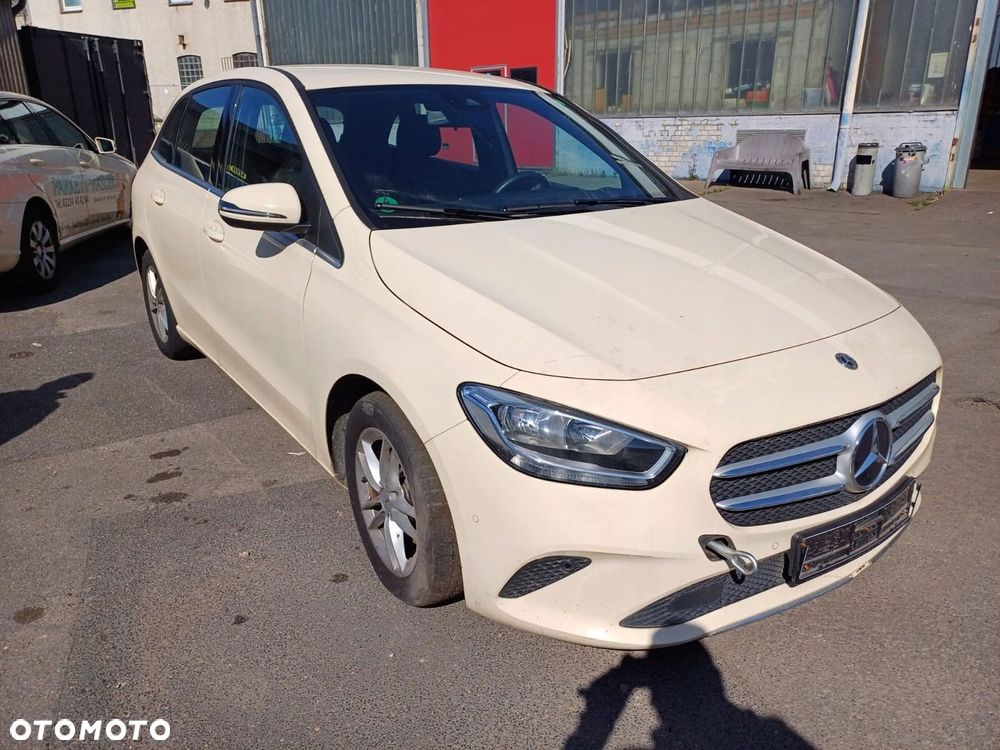 MERCEDES 247 b klasa kompletny zderzak przedni - 3