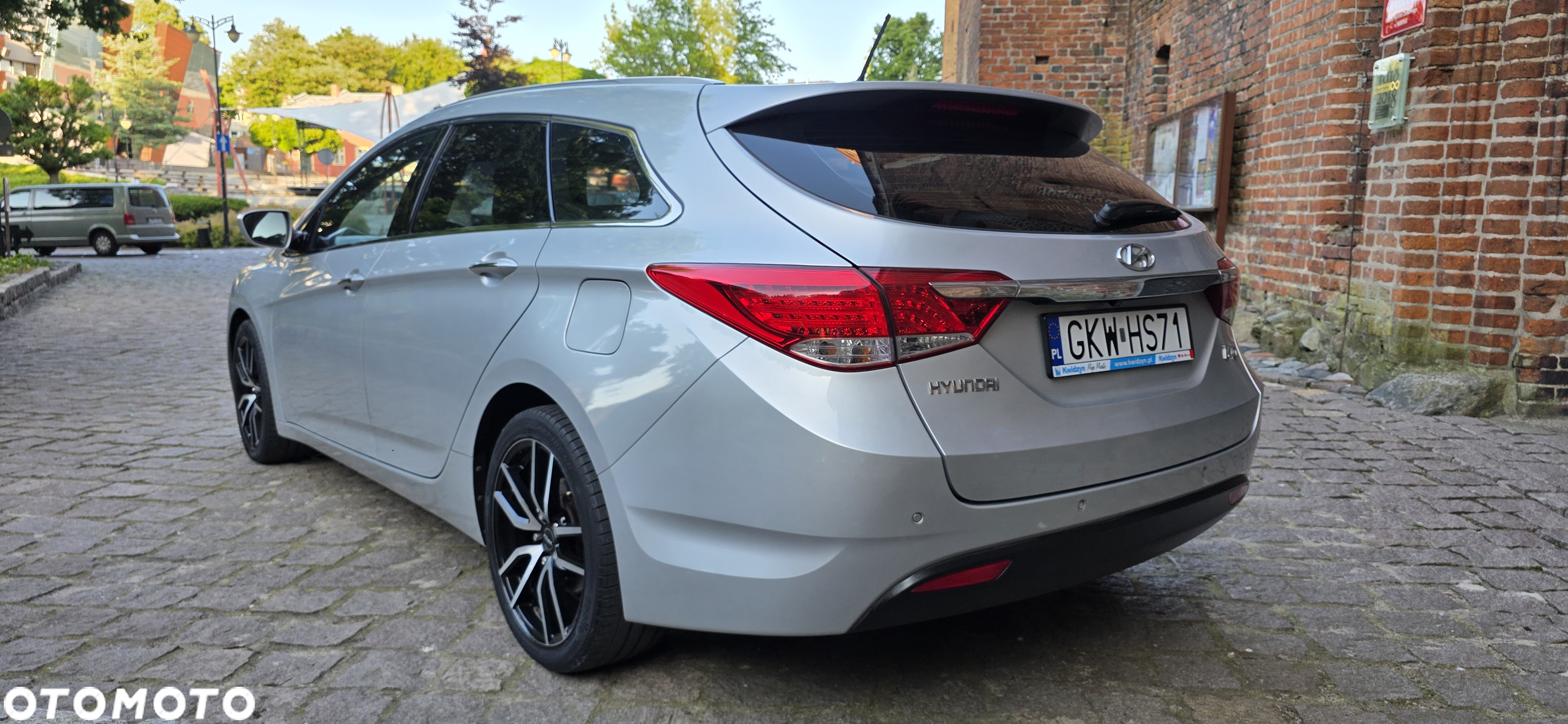 Hyundai i40 Kombi blue 1.6 Family+ - 23