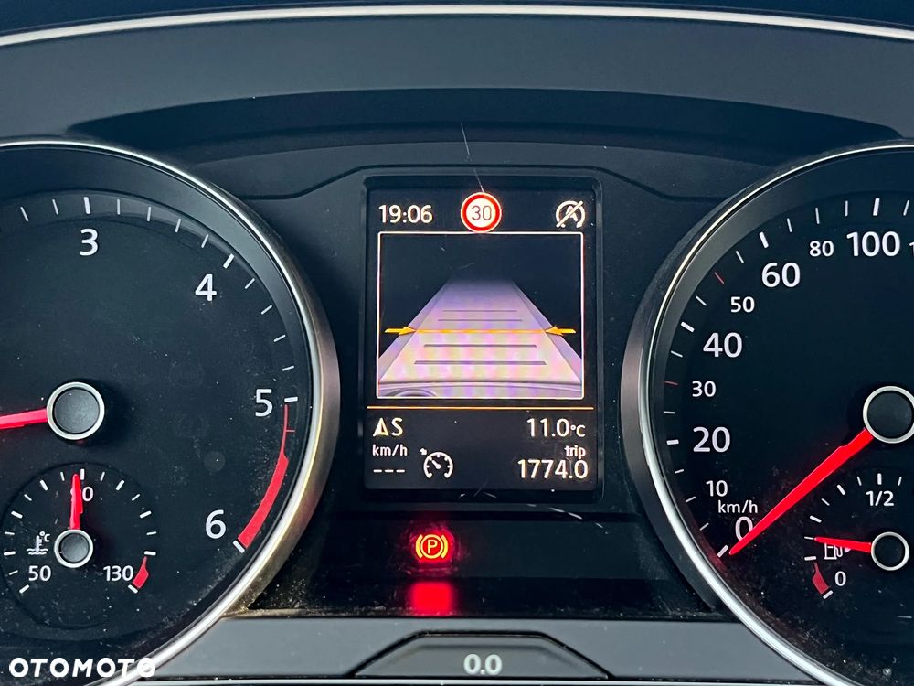 Volkswagen Passat 2.0 TDI BMT Comfortline - 23