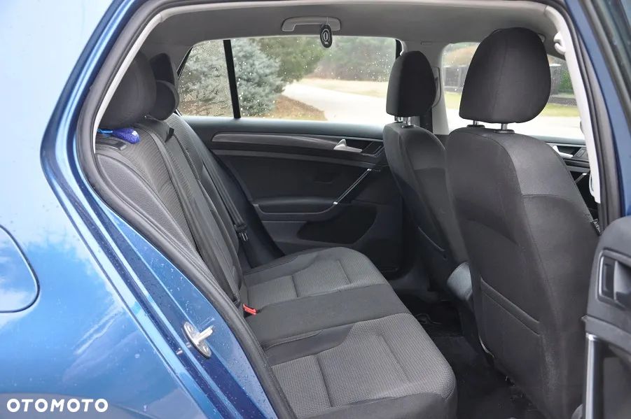 Volkswagen Golf - 11