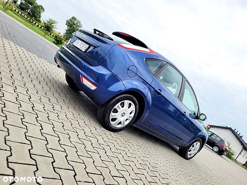 Ford Focus 1.6 16V Ambiente - 16