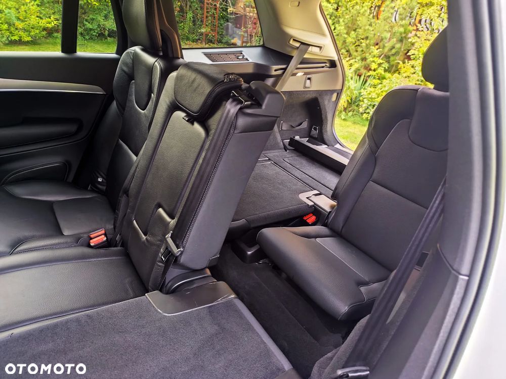 Volvo XC 90 D5 SCR AWD Inscription 7os - 32