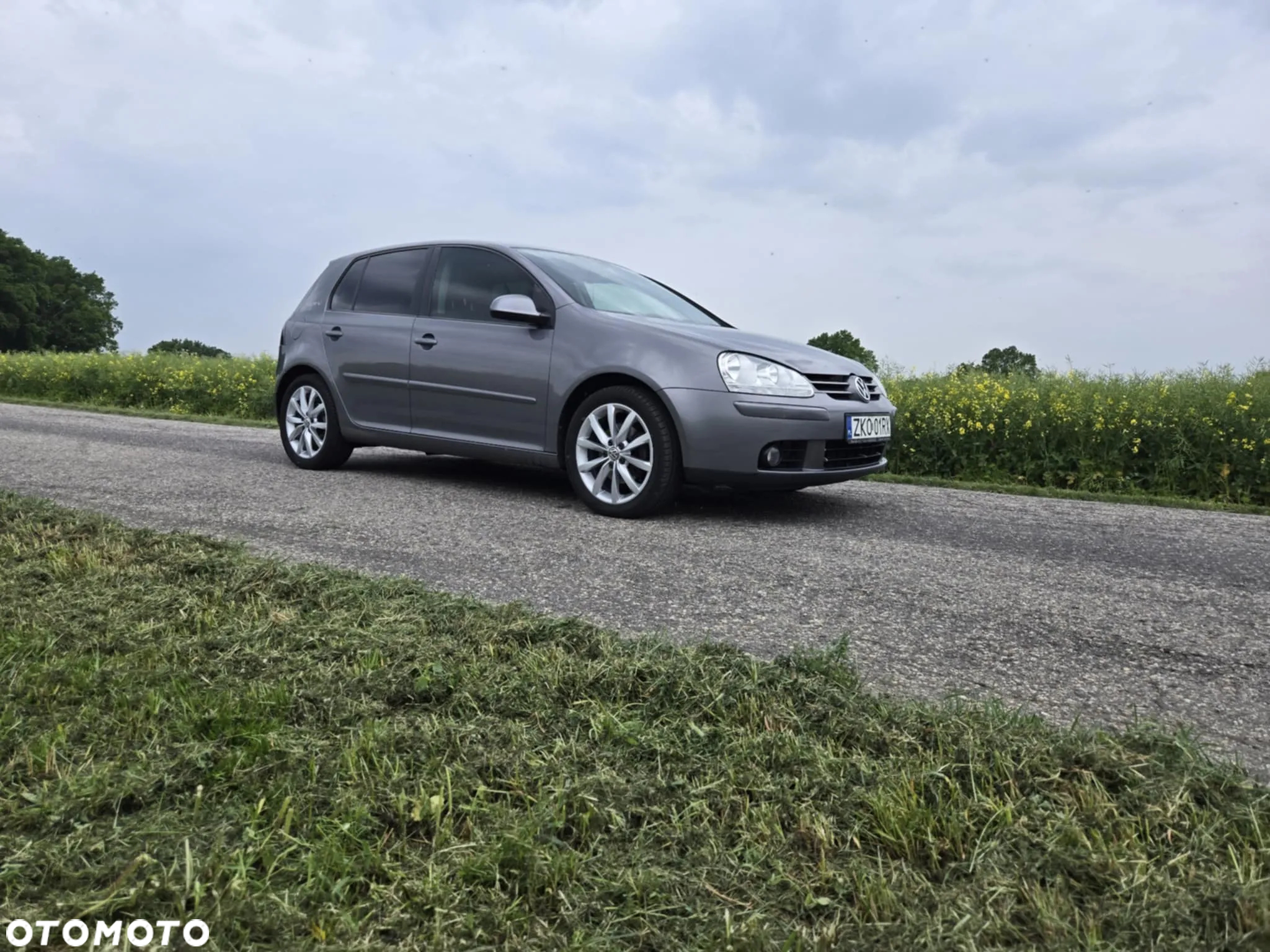 Volkswagen Golf V 2.0 TDI DPF Comfortline - 5