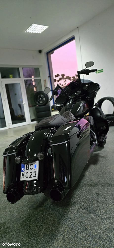 Harley-Davidson Touring Road Glide - 13