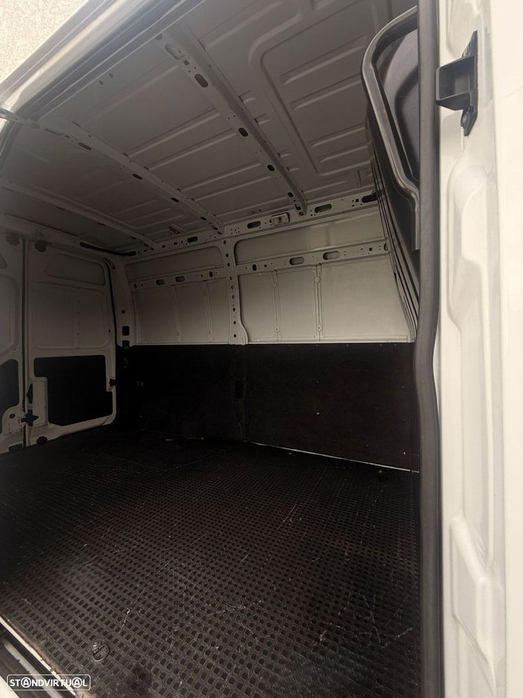 Renault Master 2.3 dCi L2H2 3.5T - 24