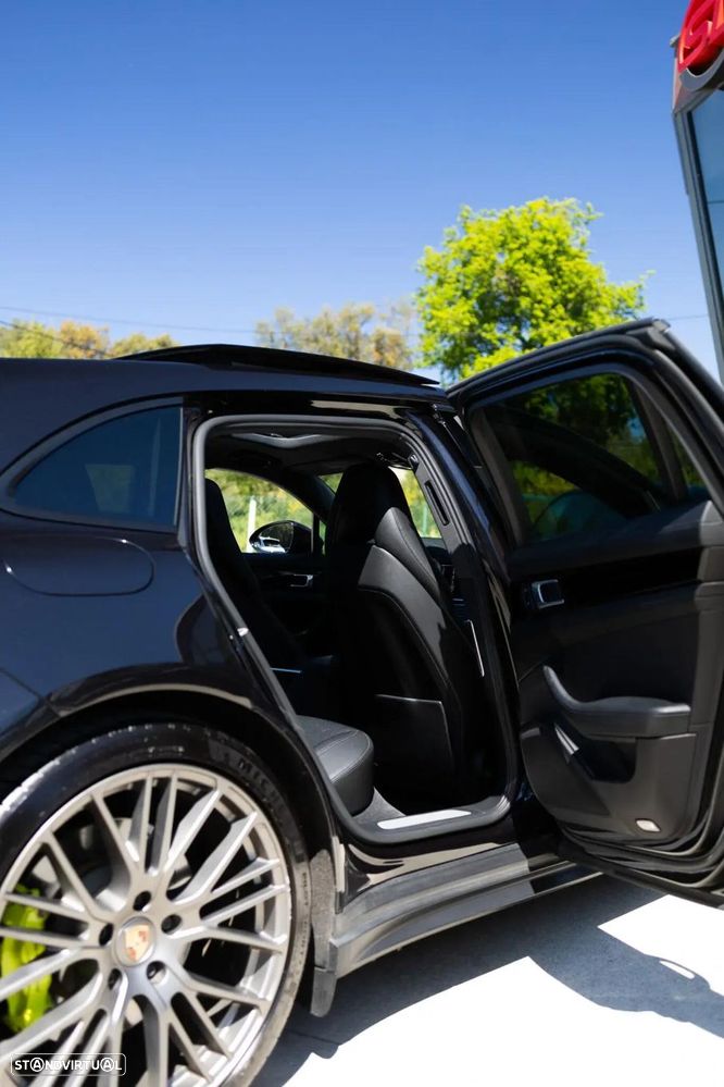 Porsche Panamera Sport Turismo 4 E-Hybrid Platinum Edition - 42