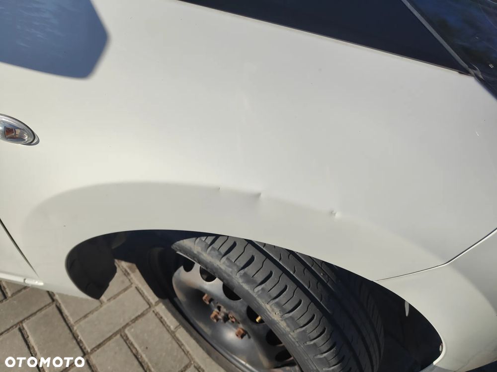 Toyota Aygo x-play touch - 2