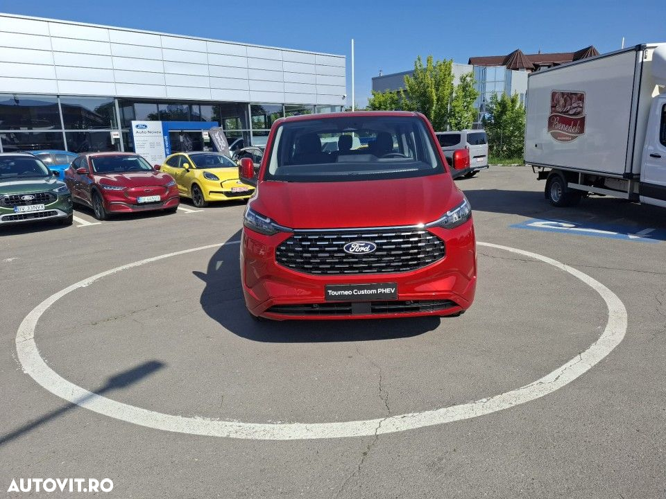 Ford Tourneo Custom - 2