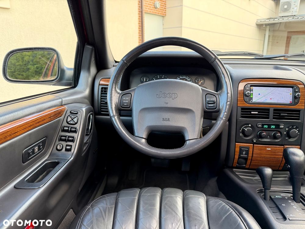 Jeep Grand Cherokee - 36