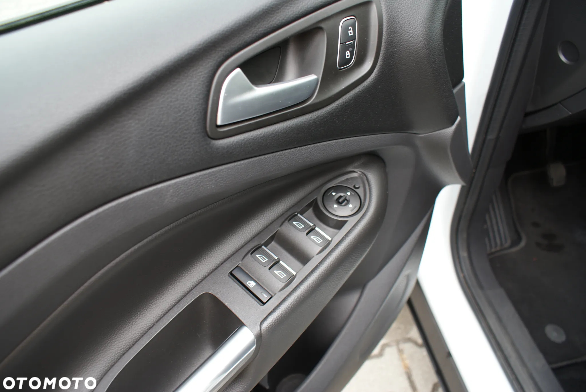 Ford Kuga - 5