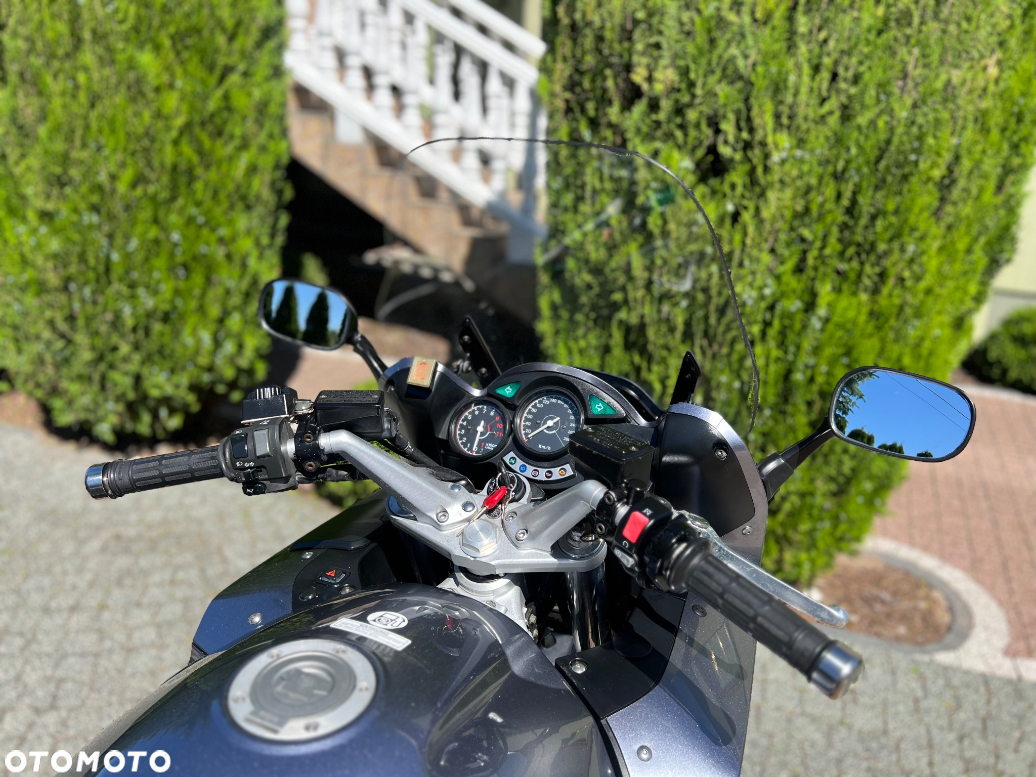 Yamaha FJR - 16