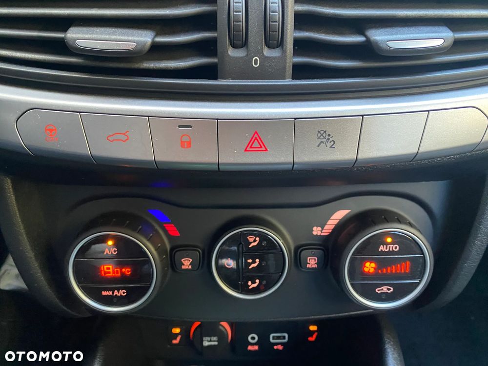 Fiat Tipo 1.6 E-Torq 16v Lounge - 25