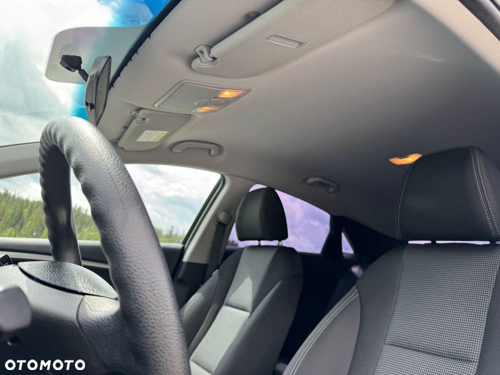 Hyundai i30 blue Kombi 1.4 Classic - 24