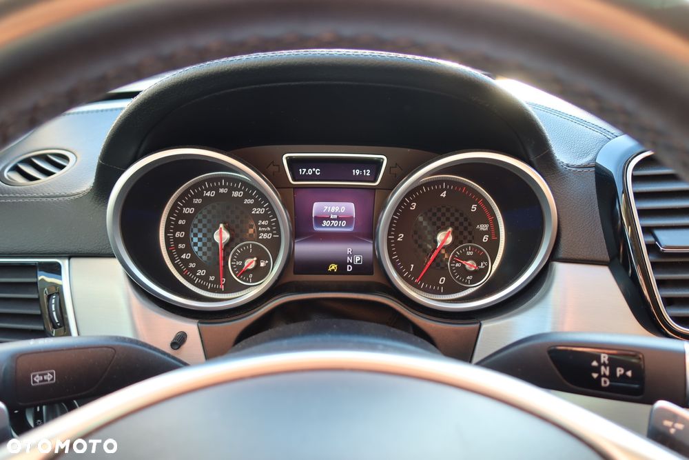 Mercedes-Benz GLE 350 d 4Matic 9G-TRONIC AMG Line - 13