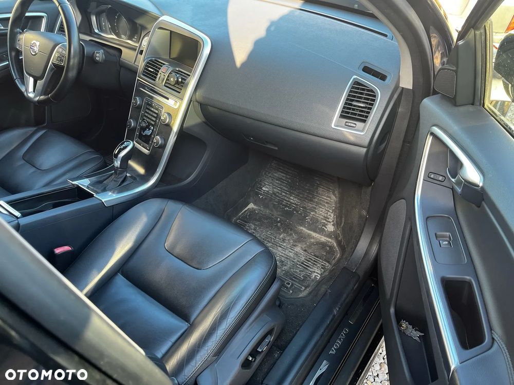 Volvo XC 60 T5 Geartronic Momentum - 26