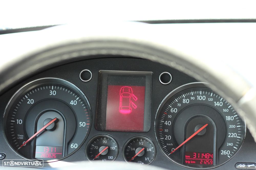 VW Passat Variant 2.0 TDI Confortline - 24