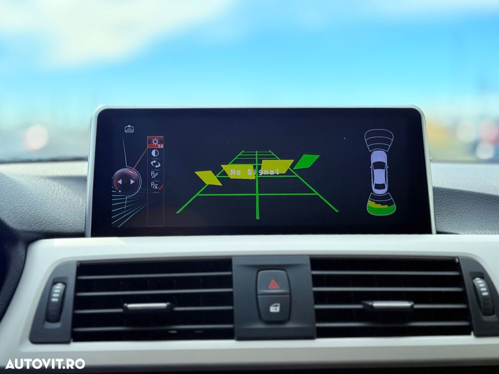 BMW Seria 3 320d Touring xDrive Aut. - 26