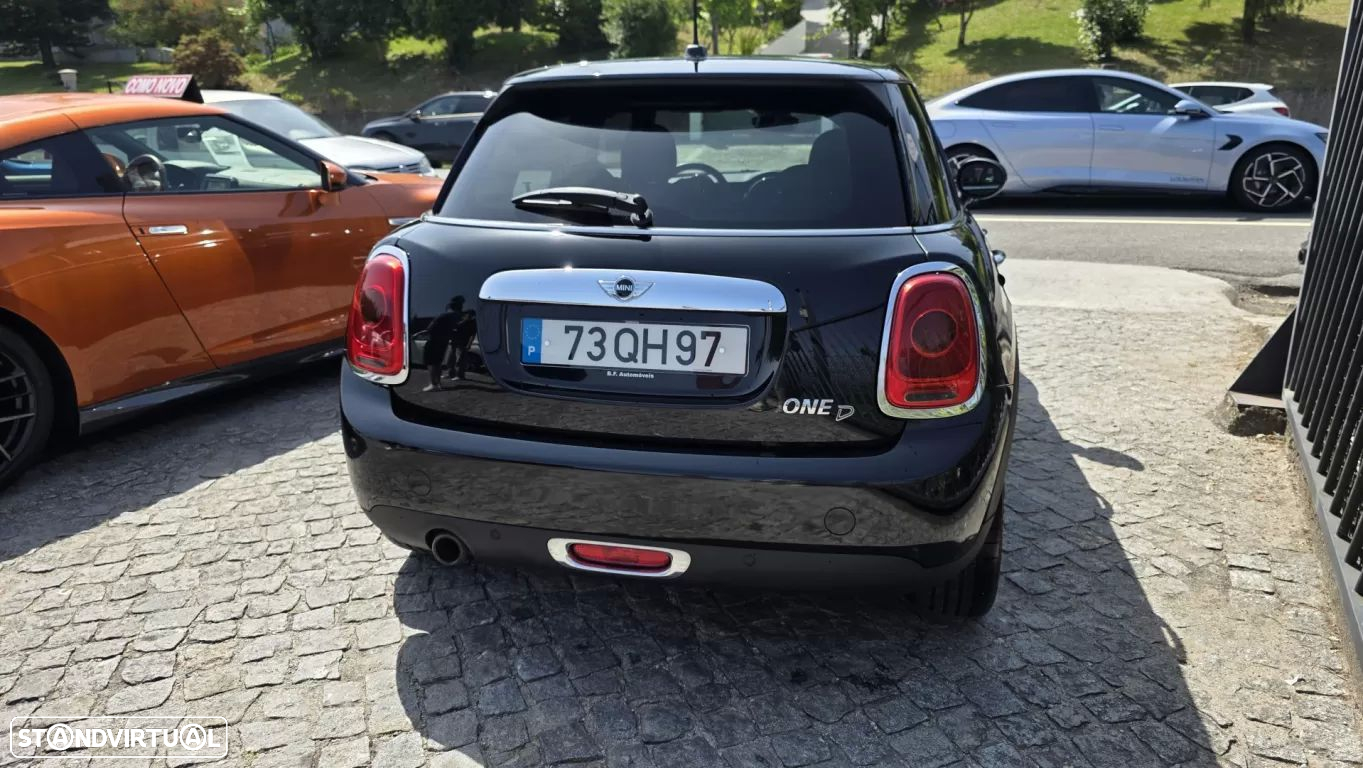 MINI 5 Portas One D - 11