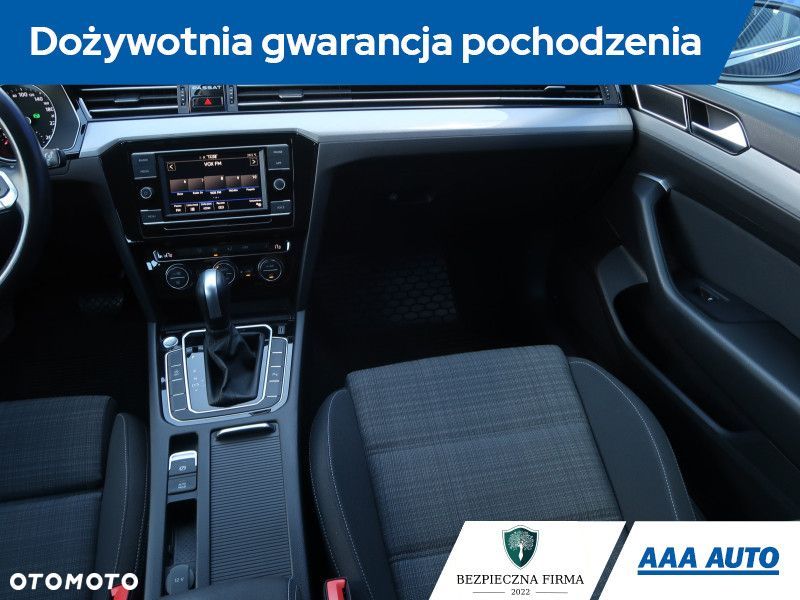 Volkswagen Passat Variant - 10